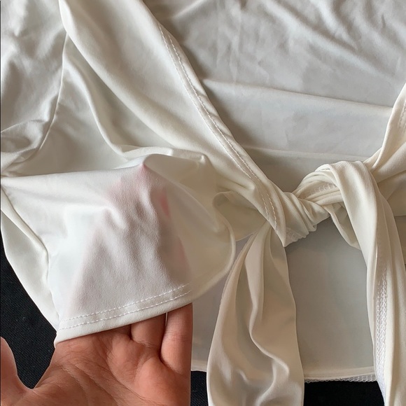 🦄 4/$40 Basic White Windsor Tie-Up Blouse - Picture 4 of 4